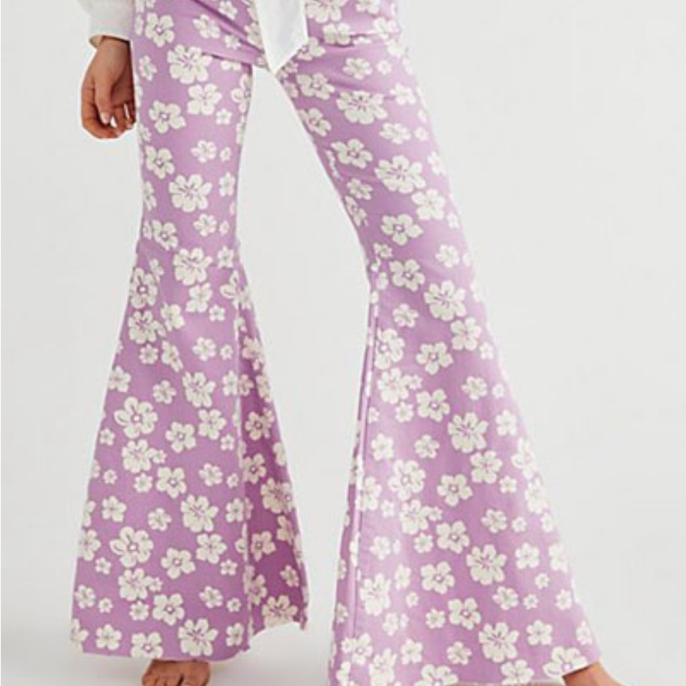 NWOT Free people just float on flare jeans. Open to offers. Green check only